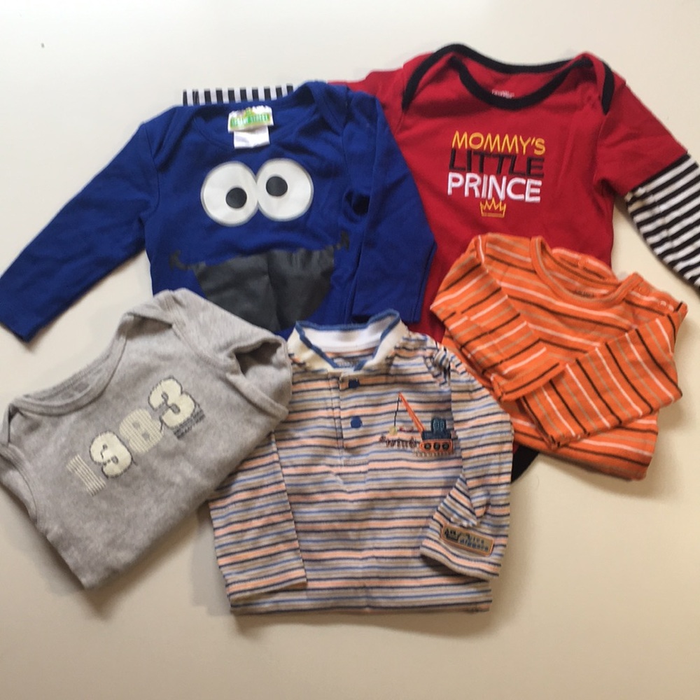 2/$18 (Get 5!) Long Sleeved Assorted Onesie Bundle Size 3-6M